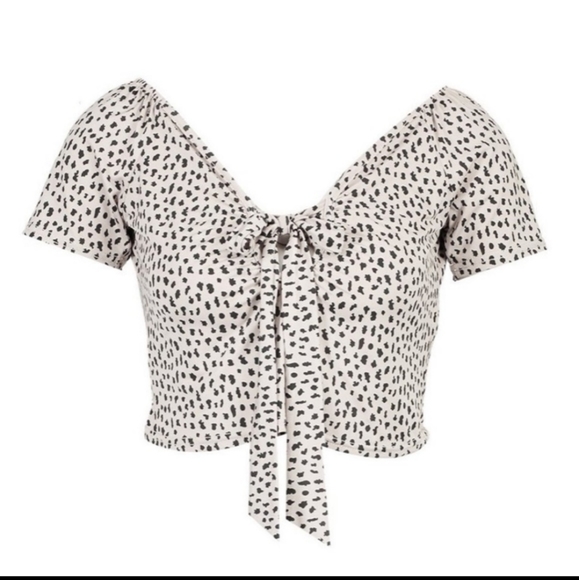 Boohoo Tie Front Crop Top NWT - Picture 2 of 5